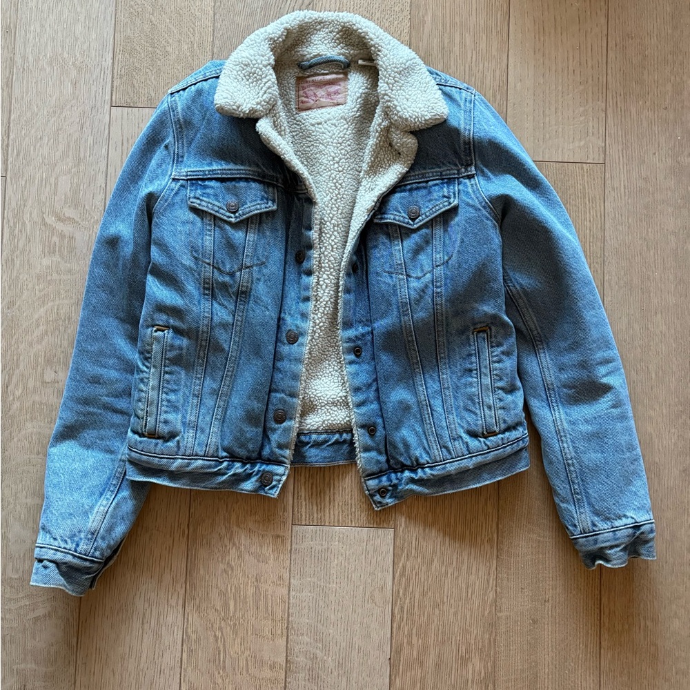 Levi’s denim sherpa lined jacket